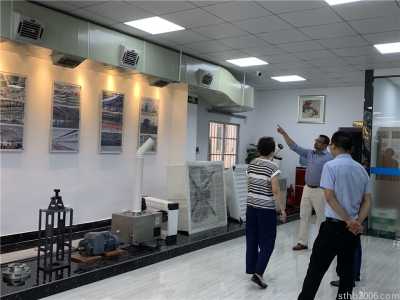  斯里兰卡客户来到环保空调厂家产品体验中心参观